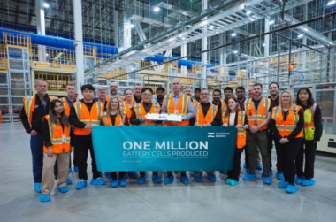 배터리 셀 생산 기념 사진